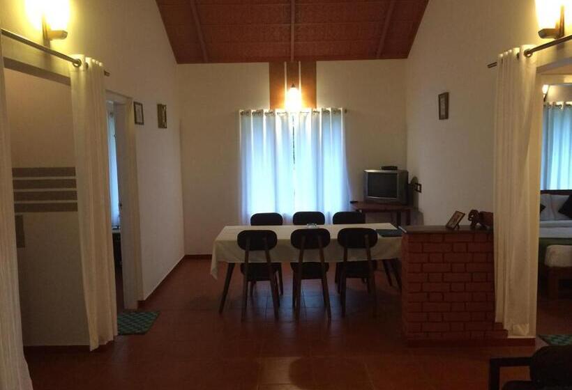 スリーベッドルーム　ヴィラ, Ambady Estate