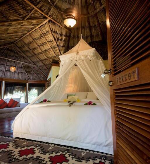 小室, Gaia Riverlodge