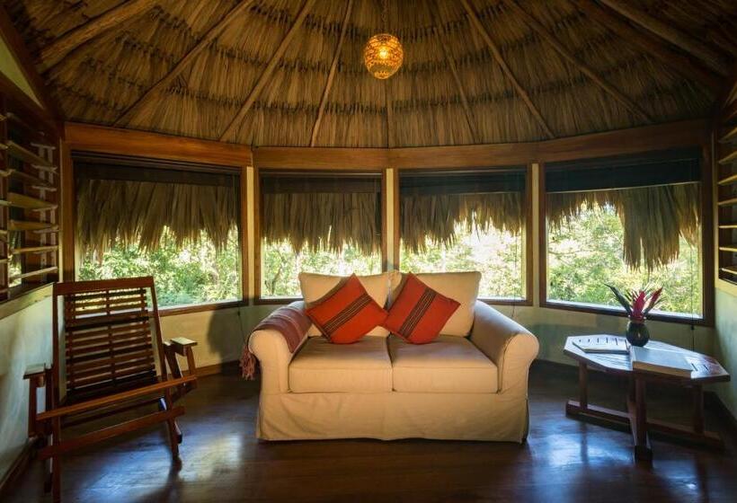 小室, Gaia Riverlodge