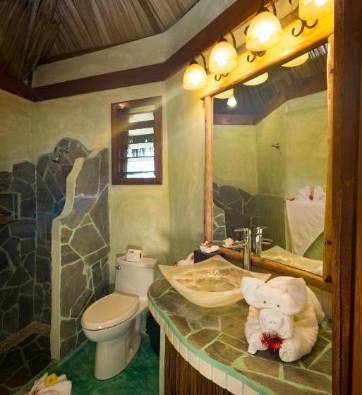 小室, Gaia Riverlodge