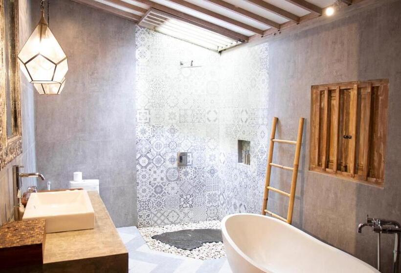 Люкс 2 Спальни, Natya Hotel Tanah Lot