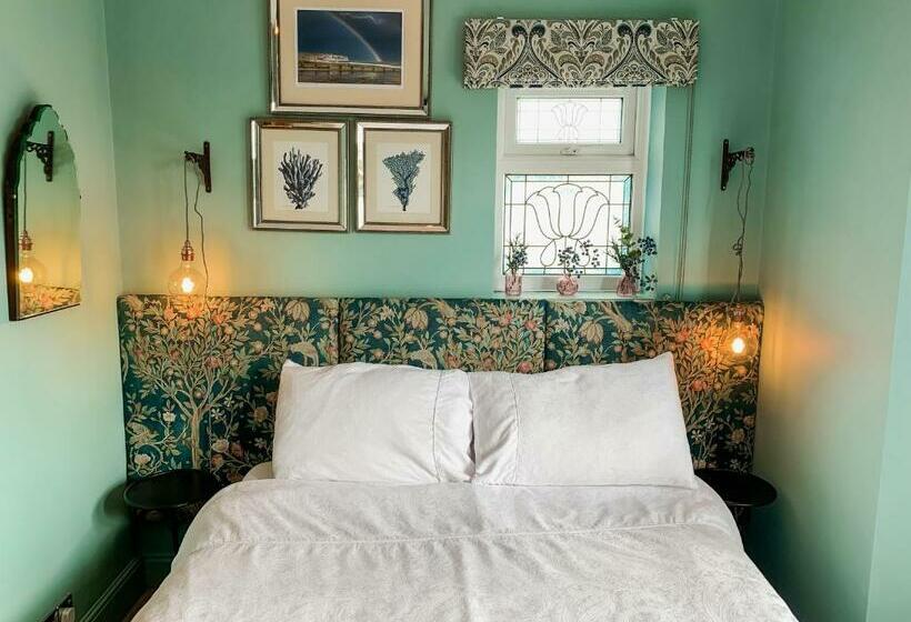 스탠다드 룸 킹사이즈 침대, The Townhouse 101