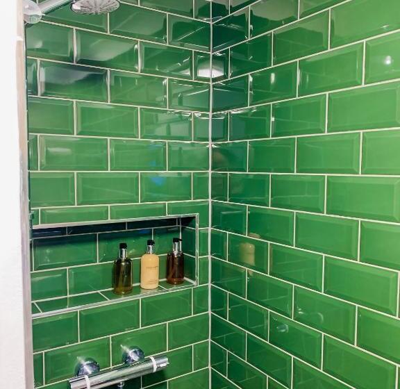 수피리어 룸, The Townhouse 101