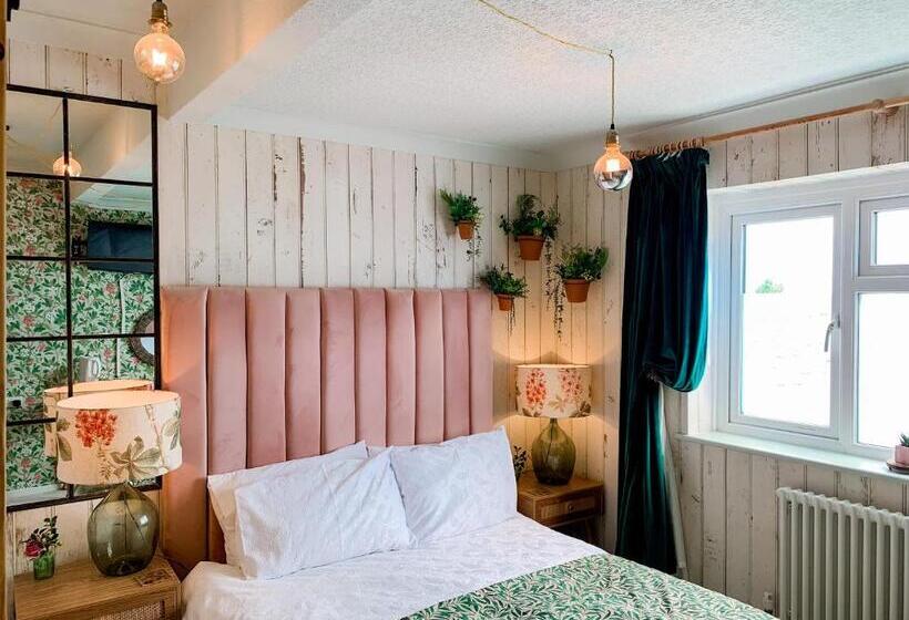 디럭스 룸 킹사이즈 침대, The Townhouse 101