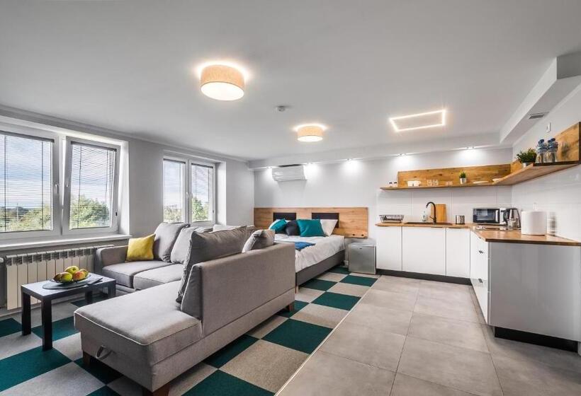 شقة غرفة واحدة, Apartamenty Medyka Park