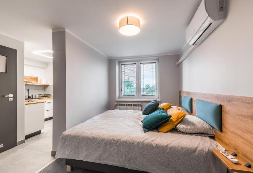 غرفة إقتصادية, Apartamenty Medyka Park