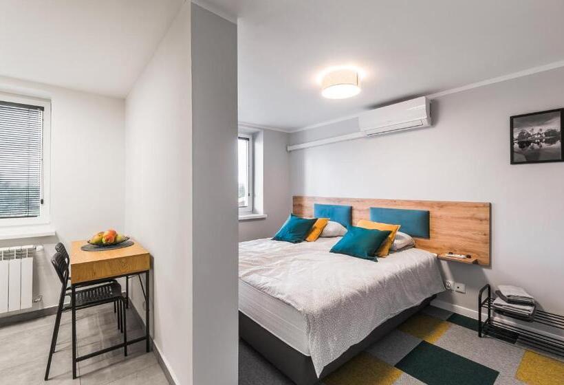 غرفة إقتصادية, Apartamenty Medyka Park