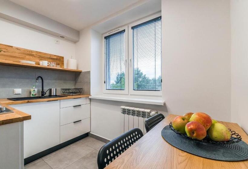 غرفة إقتصادية, Apartamenty Medyka Park