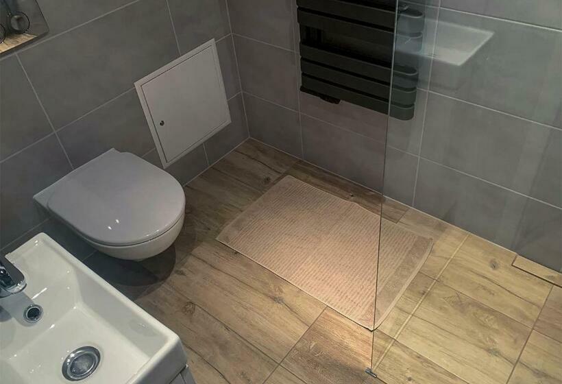 غرفة قياسية ثلاثية, Aparthotel Studio