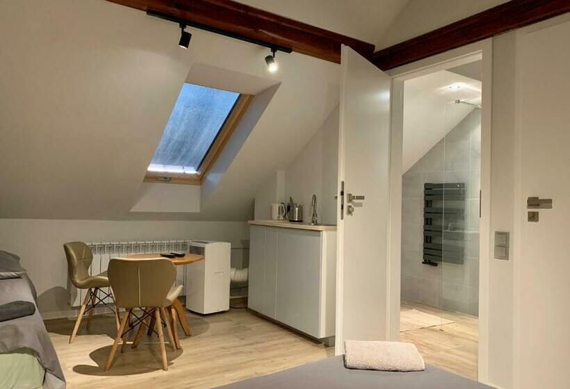 غرفة قياسية ثلاثية, Aparthotel Studio