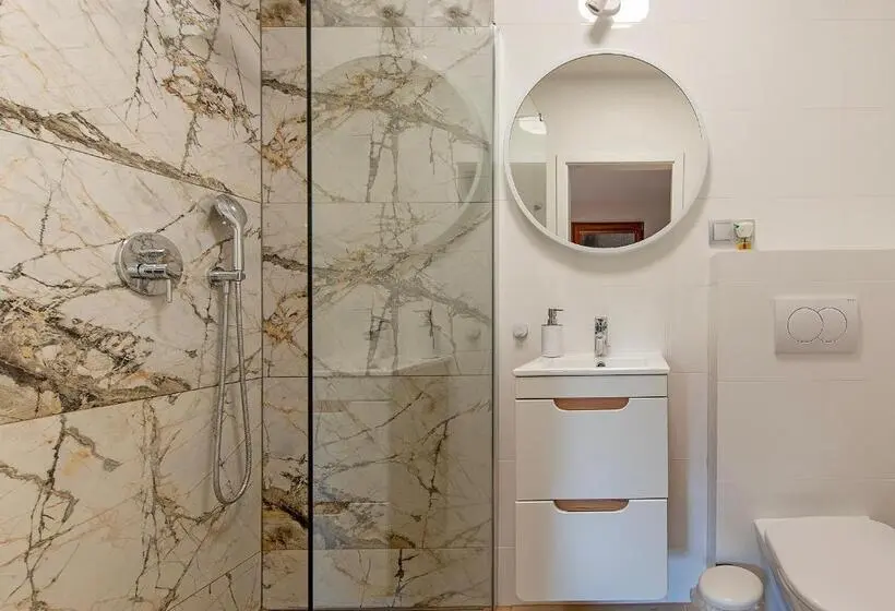 استودیوی لوکس, Aparthotel Studio