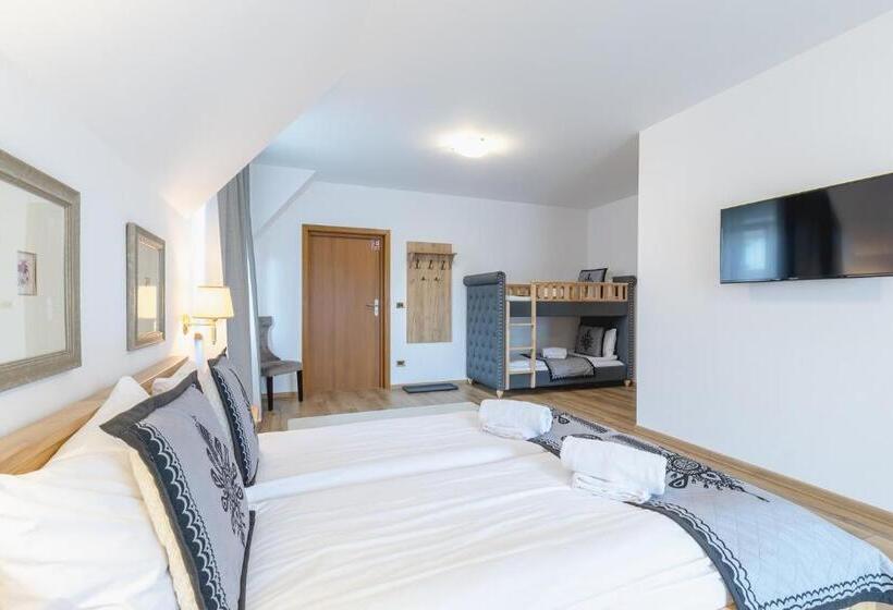 اتاق استاندارد چهارنفره با بالکن, Dw Szarotka