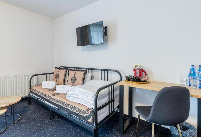 اتاق استاندارد چهارنفره با بالکن, Dw Szarotka