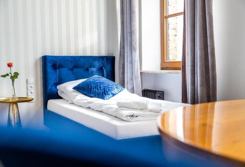 スタンダードルーム, Pałac Jabłonowo