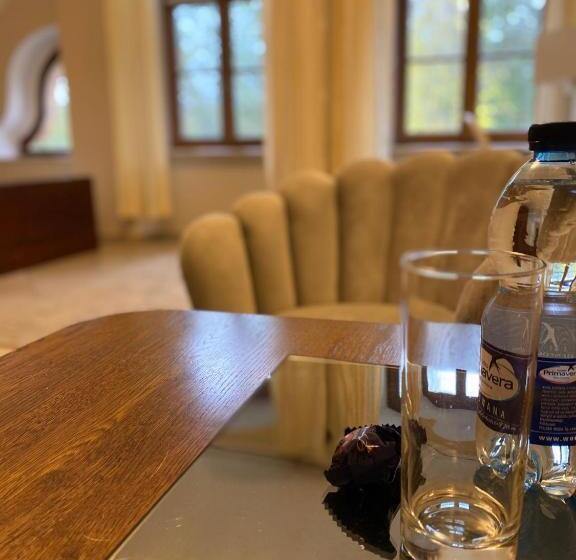 スーペリアースイート, Pałac Jabłonowo