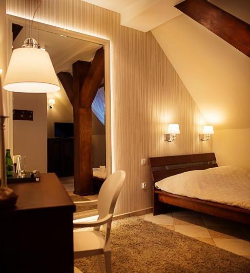 スタンダードルーム, Pałac Jabłonowo