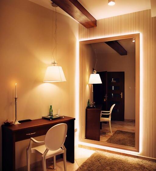 スタンダードルーム, Pałac Jabłonowo