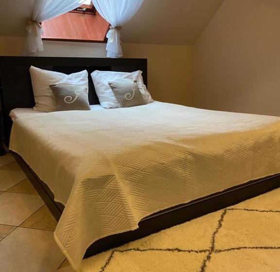 デラックススイート, Pałac Jabłonowo