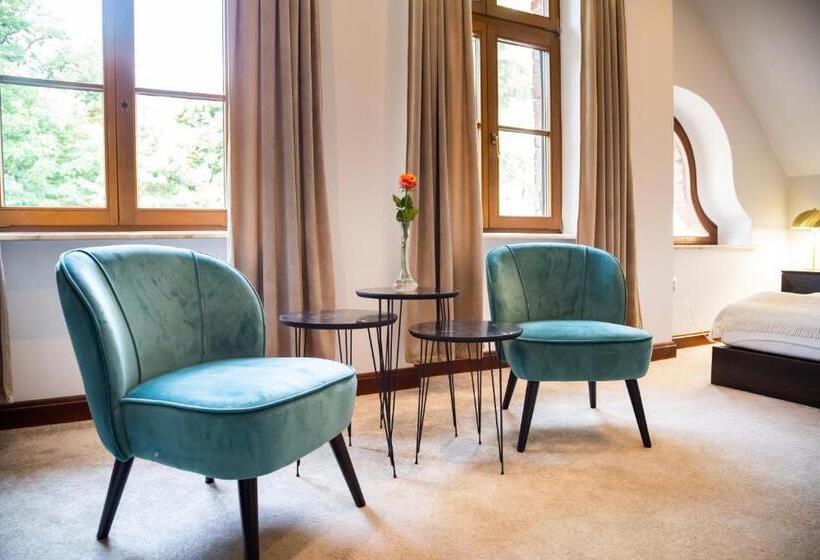 デラックスルーム, Pałac Jabłonowo