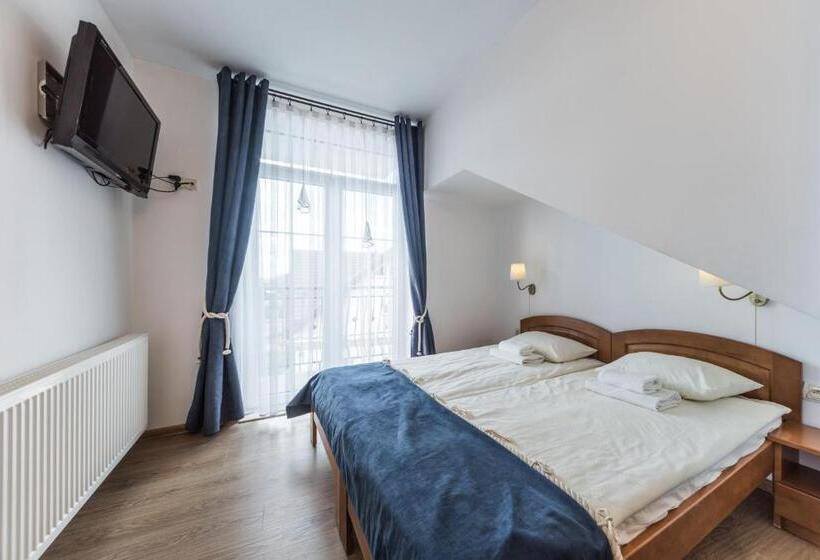 חדר סטנדרט לשלושה עם מרפסת, Willa Bursztynowa