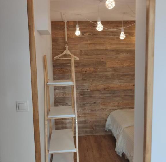 דירת חדר, Willa Bursztynowa