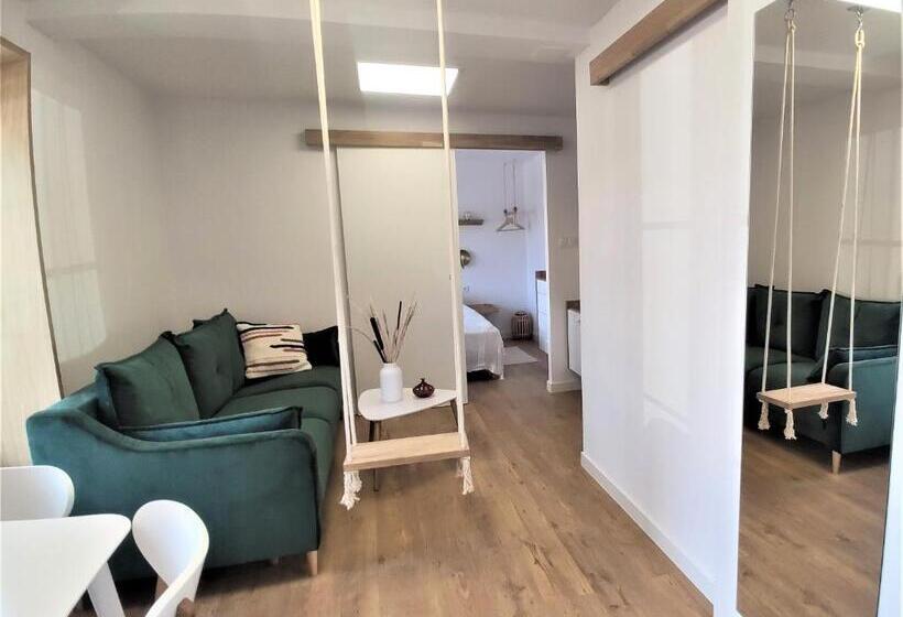 דירת חדר, Willa Bursztynowa