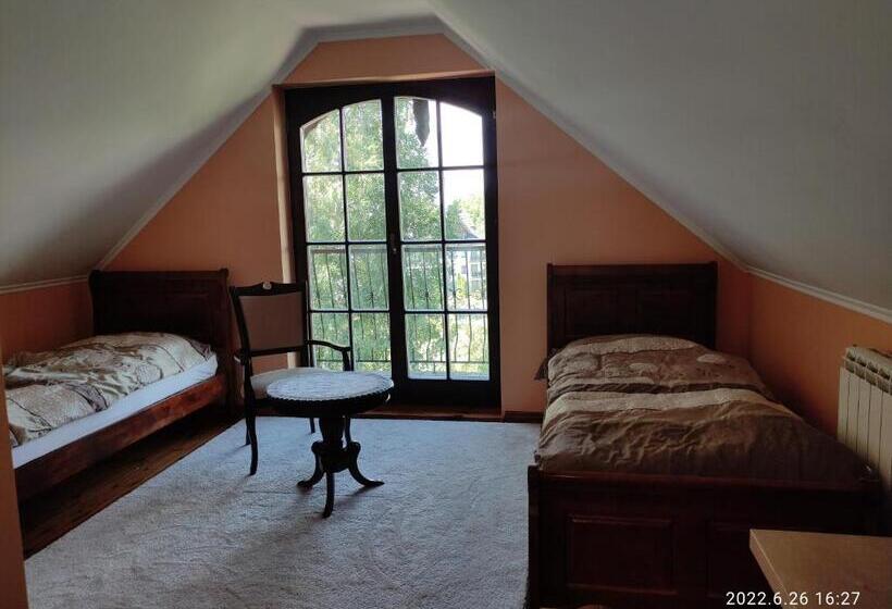 اتاق خانوادگی, Willa Leśna Polana