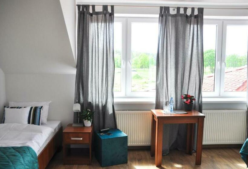 חדר סטנדרט לשלושה, Zajazd Dabie