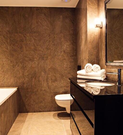 豪华三人间, Four Winds