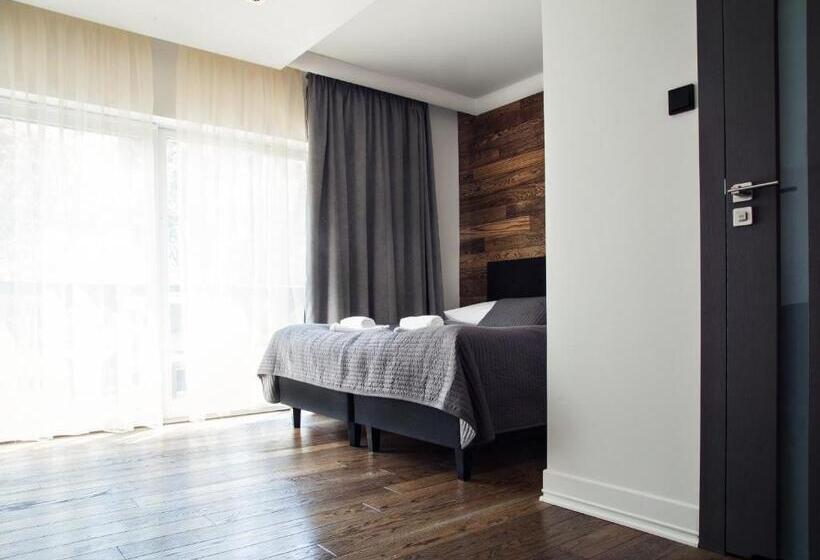 Comfort room with balcony, Four Winds