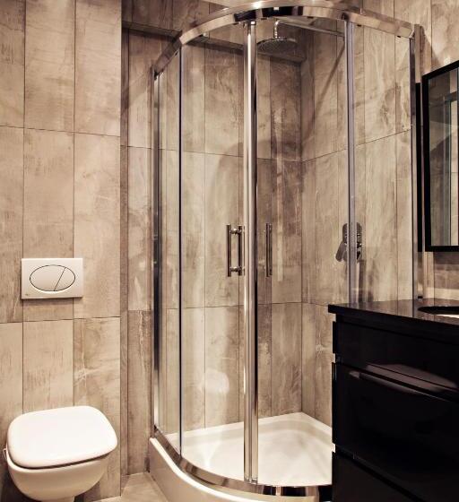 Comfort room with balcony, Four Winds