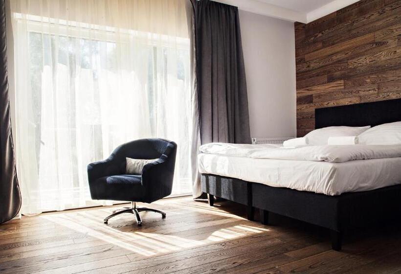 Comfort room with balcony, Four Winds