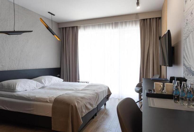 标准间, Four Winds