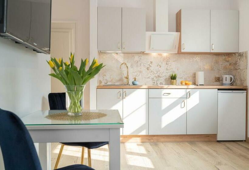 Апартаменты Premium 1 с Балконом, Helios Apart