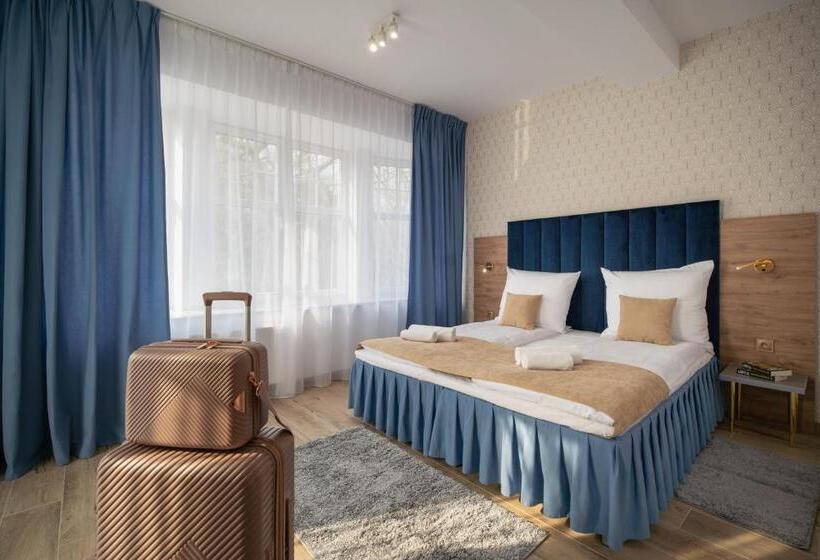 Апартаменты Premium 1 с Балконом, Helios Apart