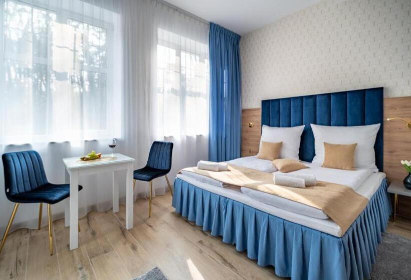 Апартаменты Premium 1 с Балконом, Helios Apart