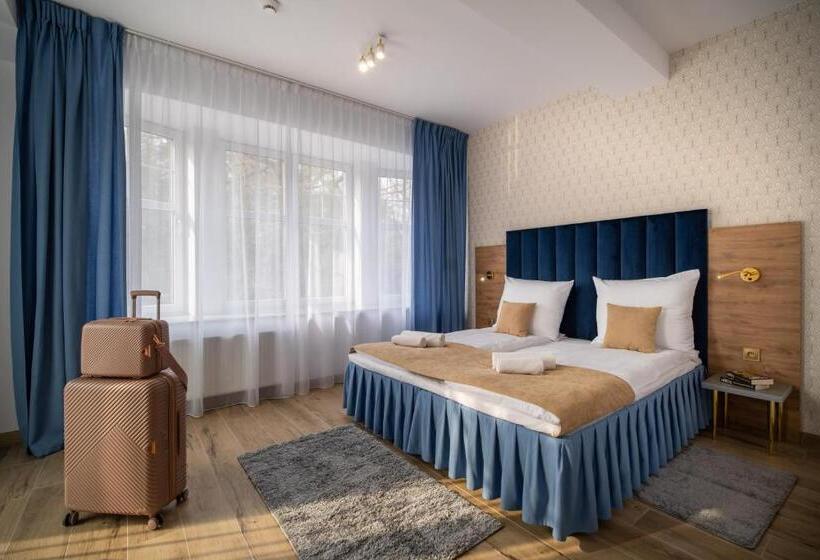 Апартаменты Premium 1 с Балконом, Helios Apart