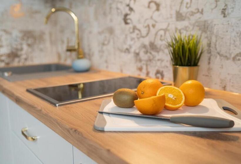 스탠다드 트리플 룸, Helios Apart