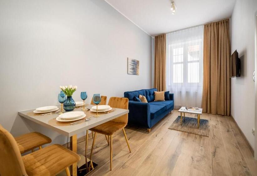 Апартаменты 1 Спальня с Балконом, Helios Apart