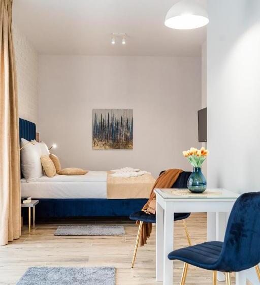 Студия Deluxe, Helios Apart