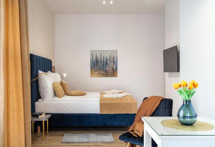 Студия Deluxe, Helios Apart