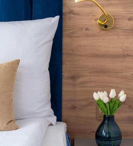 Апартаменты Premium 1 с Балконом, Helios Apart