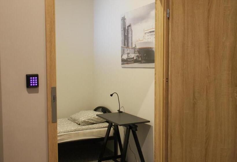 اتاق عادی یک تخته, Hostel City Center Gdynia