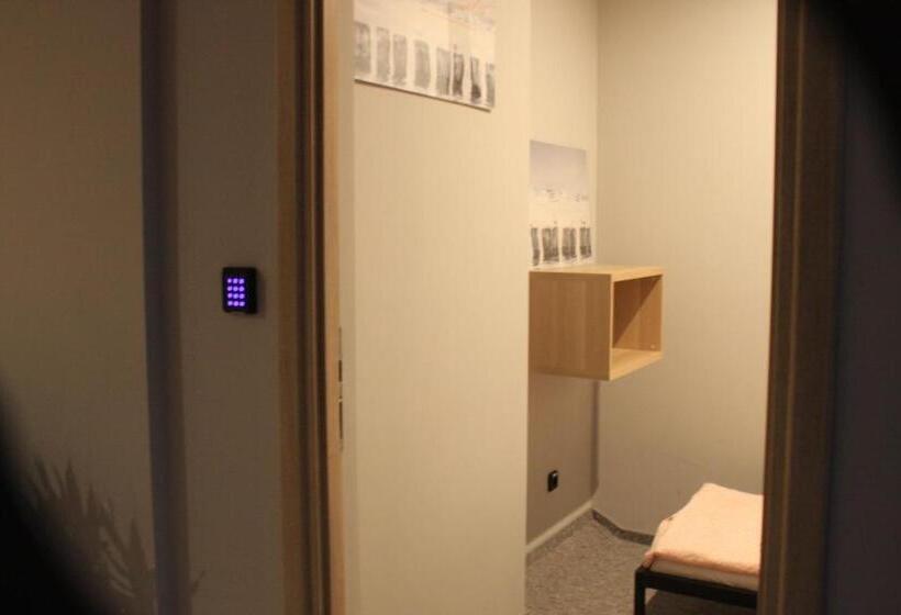 اتاق عادی یک تخته, Hostel City Center Gdynia