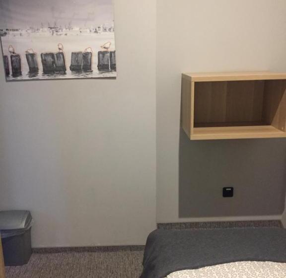 اتاق عادی یک تخته, Hostel City Center Gdynia