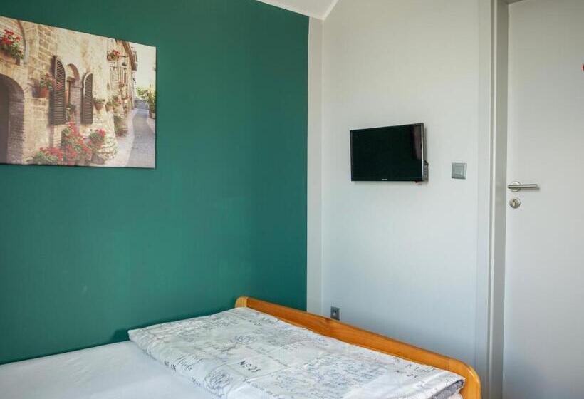 اتاق استاندارد سه نفره, Hostel W Ogrodzie