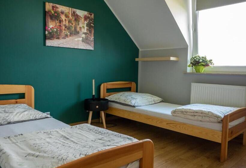 Номер Стандарт Трехместный, Hostel W Ogrodzie