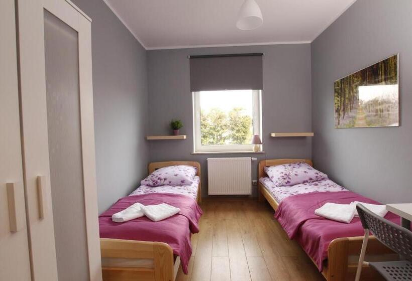 اتاق اکونومی, Hostel W Ogrodzie