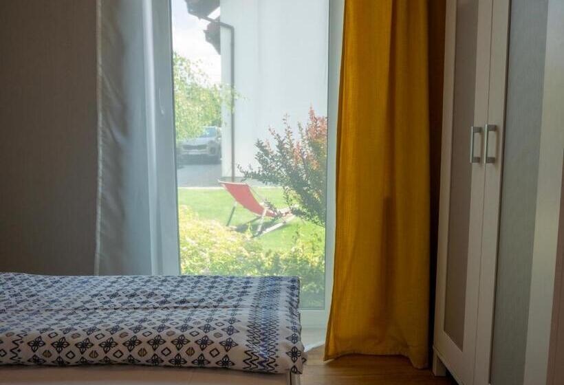 کلبه ییلاقی, Hostel W Ogrodzie