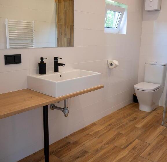 کلبه ییلاقی, Hostel W Ogrodzie